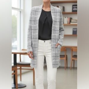 Banana Republic Ultra Soft Plaid Gray Cardigan Small